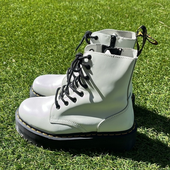 LIKE NEW DR MARTENS Jadon Boot Smooth Leather Platforms! - Picture 8 of 11